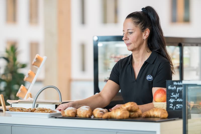 DE_ISS_Services_Food