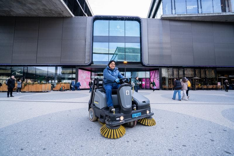 ShoppingCenter_Jorge-Gualpa-Guallasamin_Switzerland_2024_01