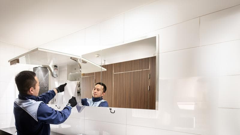 DE_01_GebäudereinigunSanitärreinigung_Waschraumservices_ISS_FI_2019_Stockmann_Cleaning-Services_02