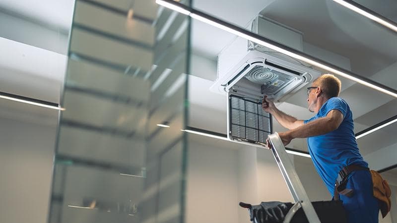 DE_02_Technisches Facility Management_Technisches_Gebäudemanagement_AdobeStock_545916043-Kopie