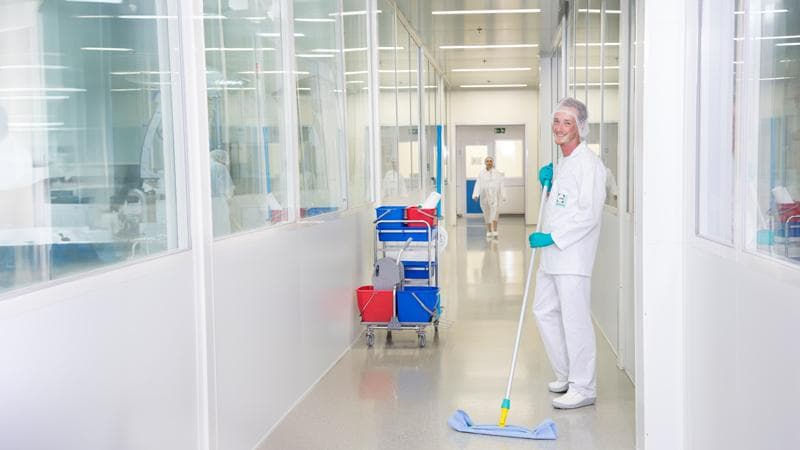 DE_01_Gebäudereinigung_Reinraumreinigung_ISS