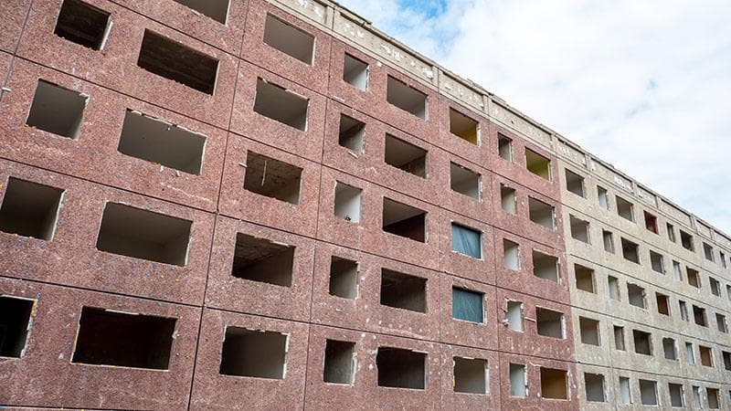 DE_Baumanagement_ISS_09_Entkernung_AdobeStock_209985858