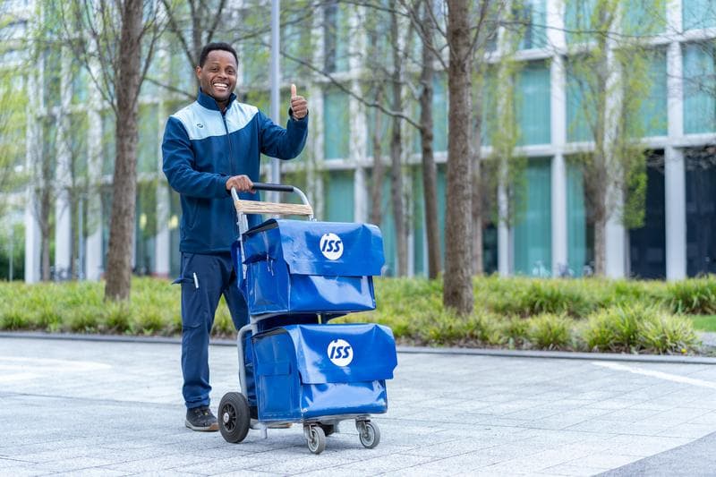 Life-Sciences_Chauffeur-Postdienst_Jefferson-Barbosa-Cruz_Switzerland_2024_06