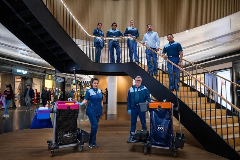 ShoppingCenter_Drita-Shabani_Jorge-Gualpa-Guallasamin_Suada-Halilovic_Valon-Ajdini_José-del-Carmen-Alvarez-Sanchez_Maria-Alexandra-Castillo-Loayza_Agim-Shabani_Switzerland_2024_01