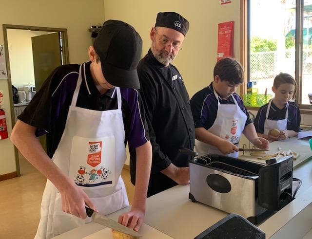 rob fillmore -ISS FOOD EXPERTISE PASSED TO AUSTRALIAN STUDENTS